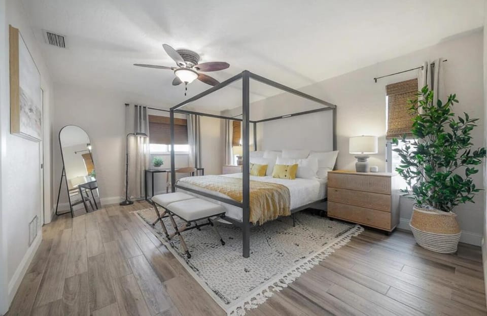 Family Luxury Beach Getaway House in Seminole