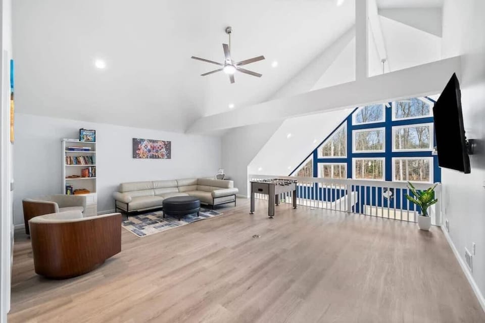 Big Villa 6Bd 7Ba Heated Pool Hot Tub Sauna Big Game Room House in Texas