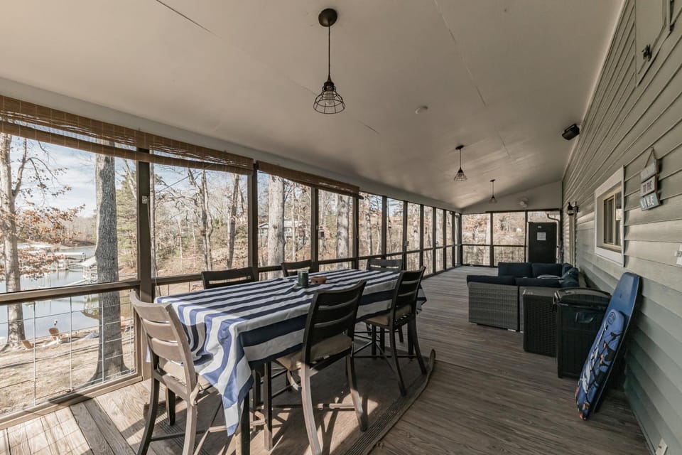 Spacious Hidden Paradise at Lake Norman home House in Lake Norman