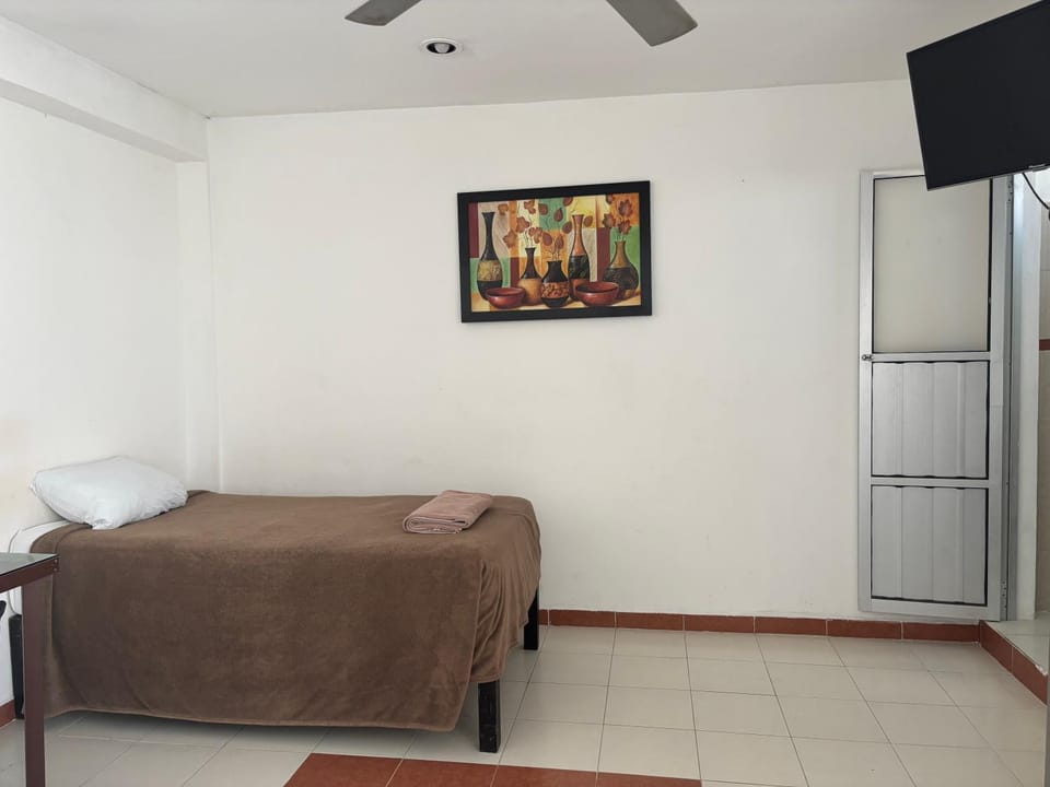 Bed, TV and multimedia, Bedroom