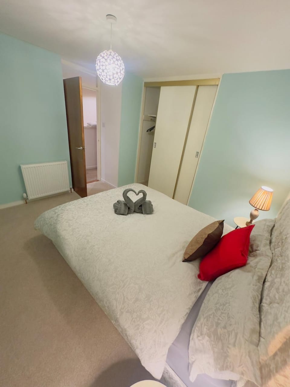 Bed, Photo of the whole room, Bedroom, towels
