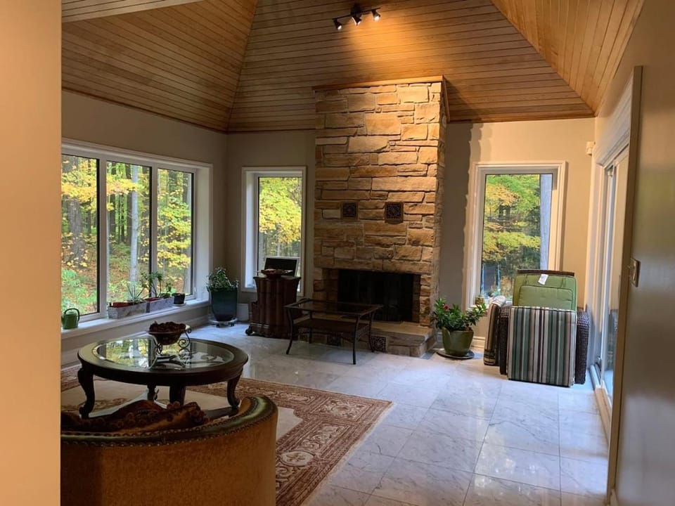 Luxury Countryside Forest Villa Villa in Whitchurch-Stouffville