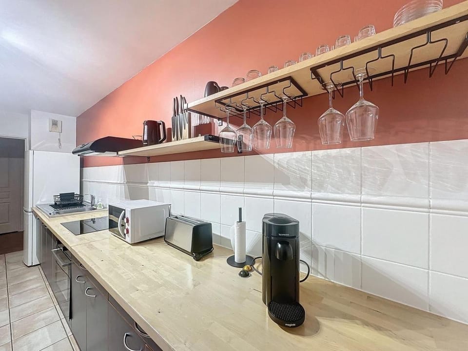 Kitchen or kitchenette