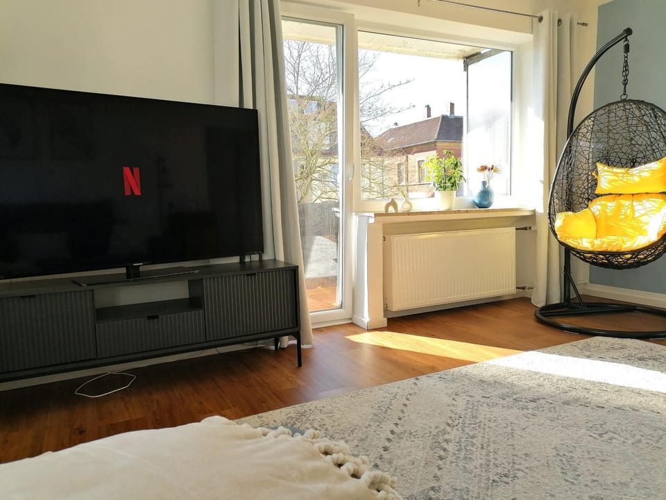 TV and multimedia, Living room, internet