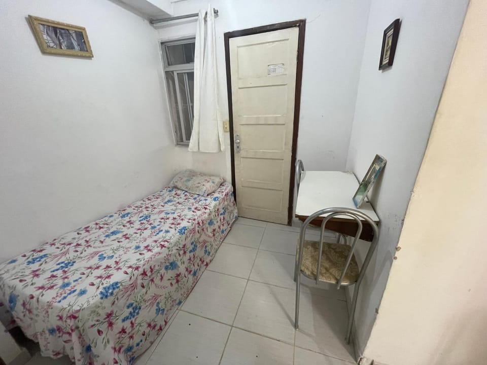 Bed, Living room