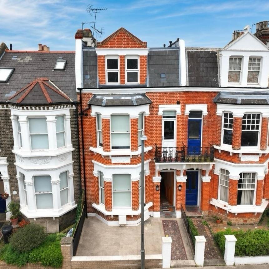Property building, Day, Neighbourhood, Street view