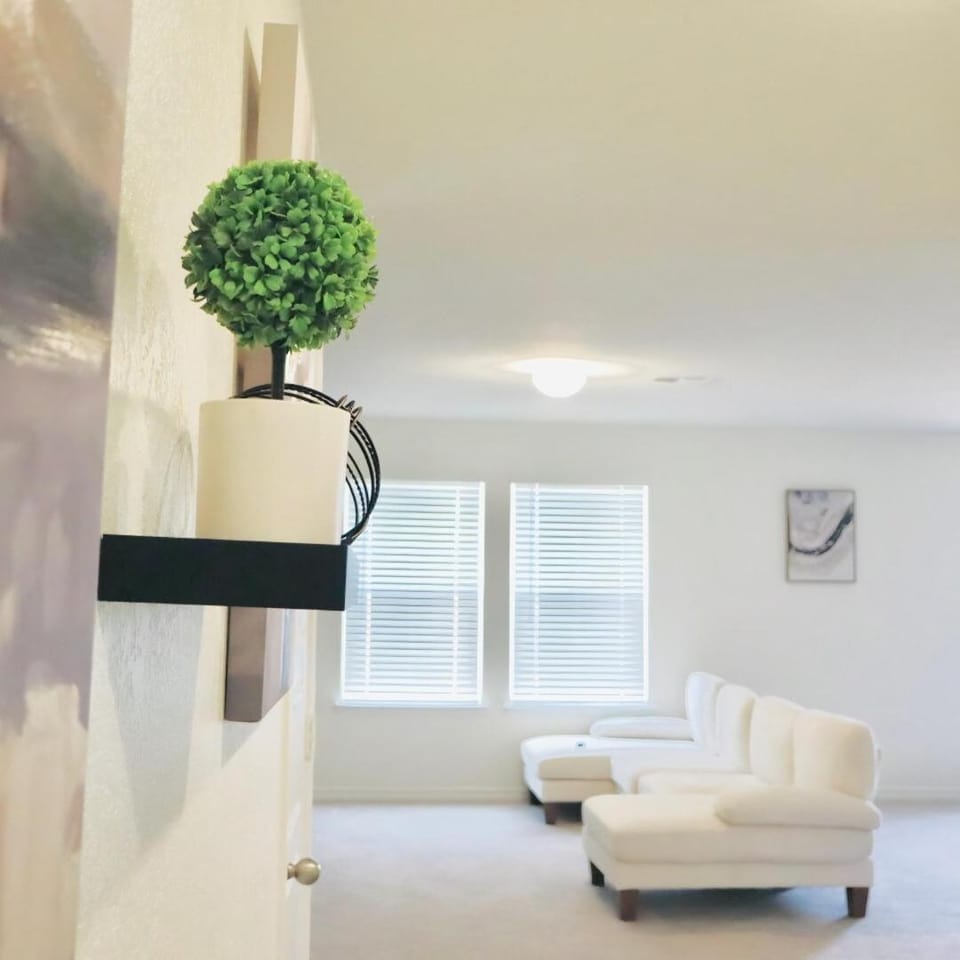Near Airport & Prime Location Getaway sleeps 8 House in San Antonio