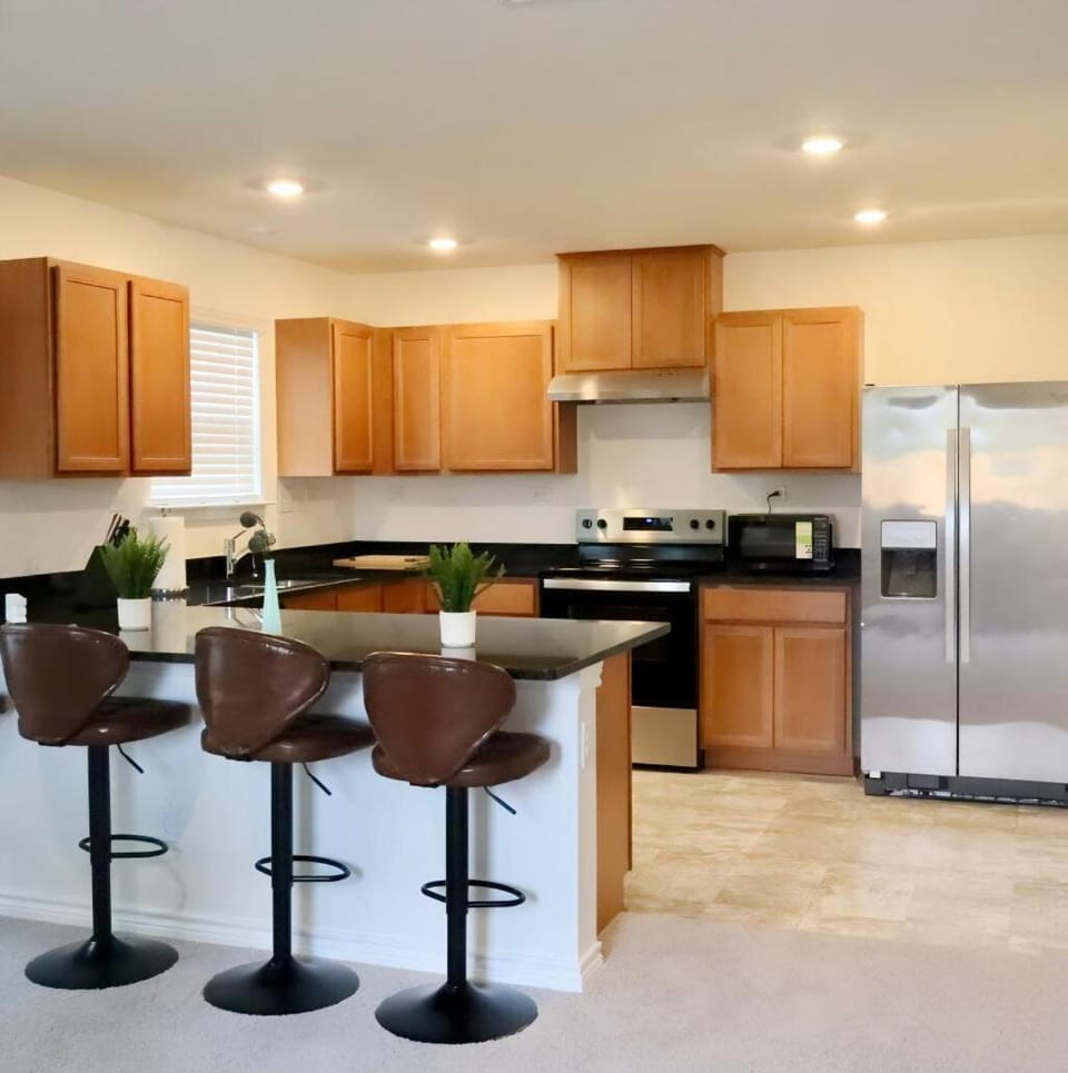 Near Airport & Prime Location Getaway sleeps 8 House in San Antonio