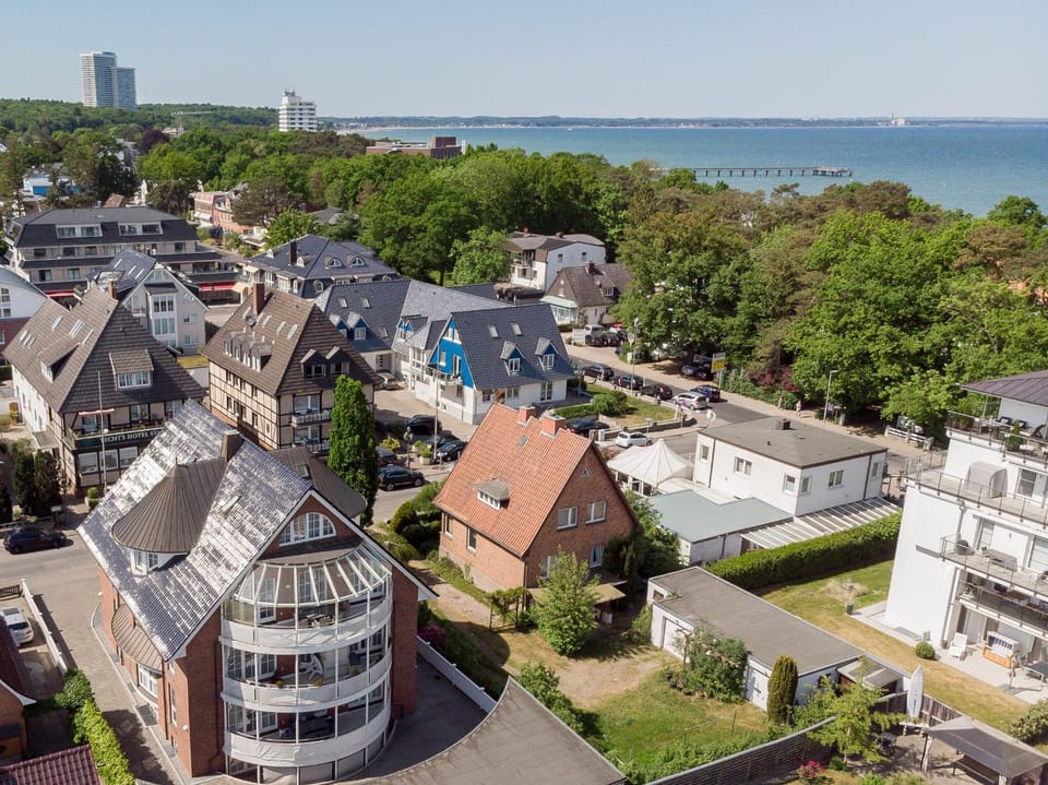 Neighbourhood, Bird's eye view