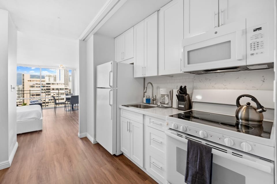 Kitchen or kitchenette