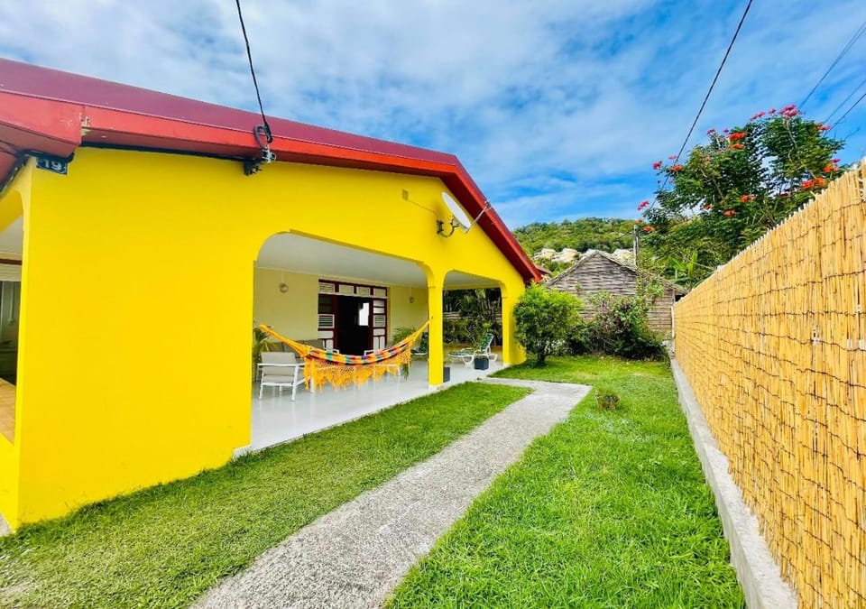 Property building, Day, Garden, Garden view