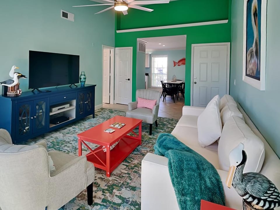 Dawn 832-Beach and Pool View Apartment in Galveston Island