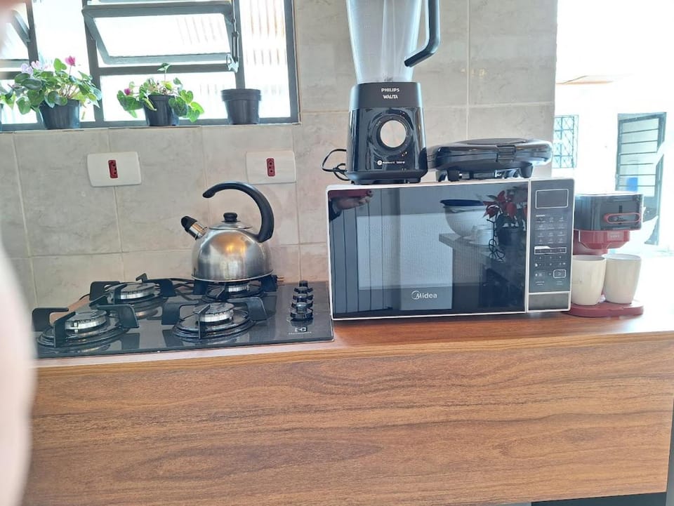 Coffee/tea facilities, Kitchen or kitchenette, stove, toaster