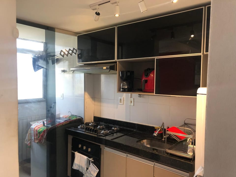Kitchen or kitchenette, minibar, stove