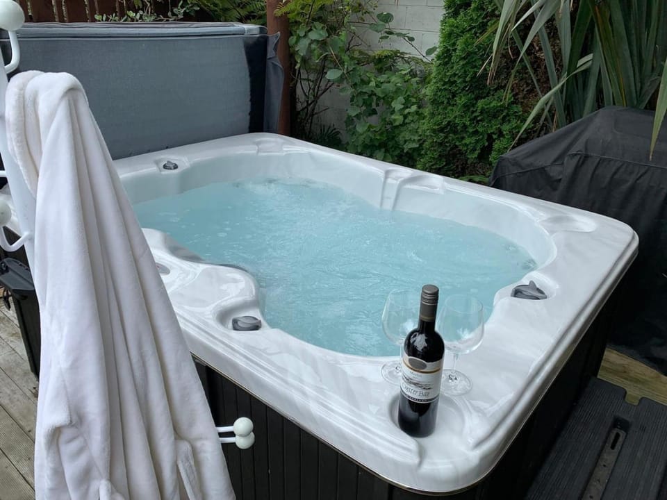 Natural landscape, Hot Tub