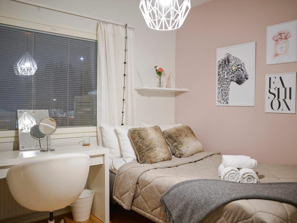 Bed, Photo of the whole room