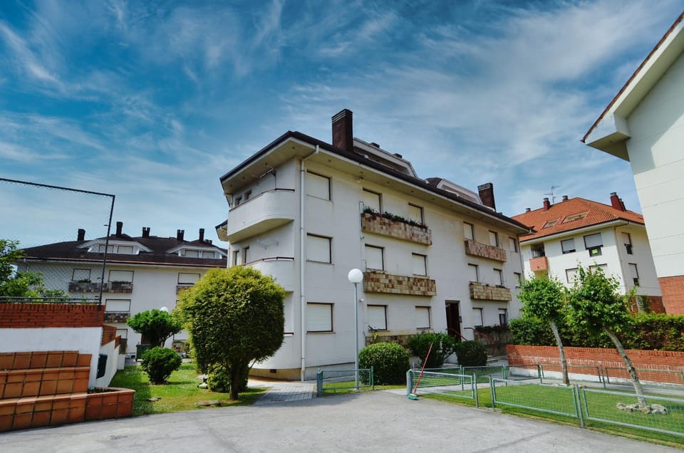 Property building, Facade/entrance, Off site