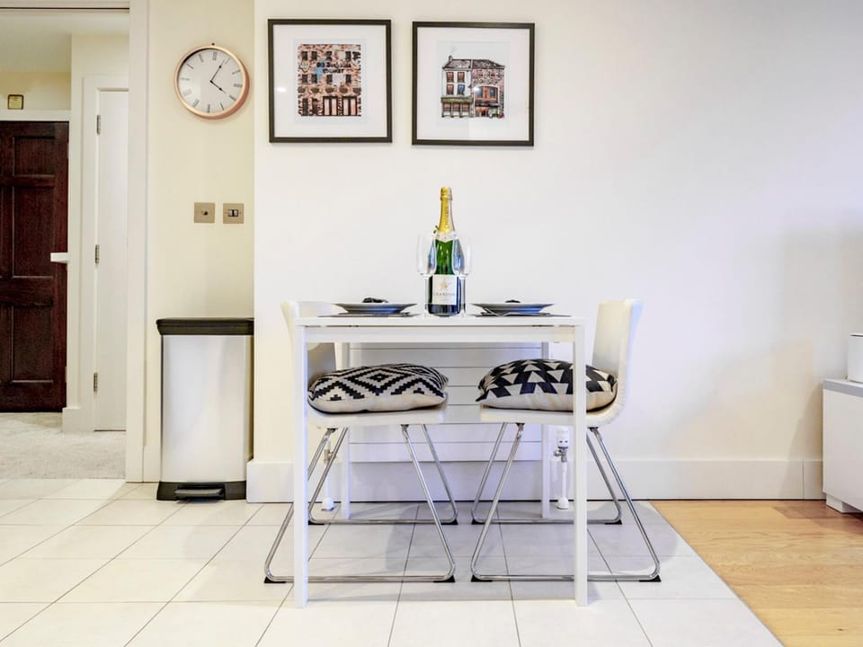 Kitchen or kitchenette, Living room, Other, Seating area, Dining area