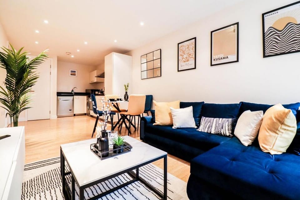 Stunning Canary Wharf Flat-5 mins from tube station Apartment in London