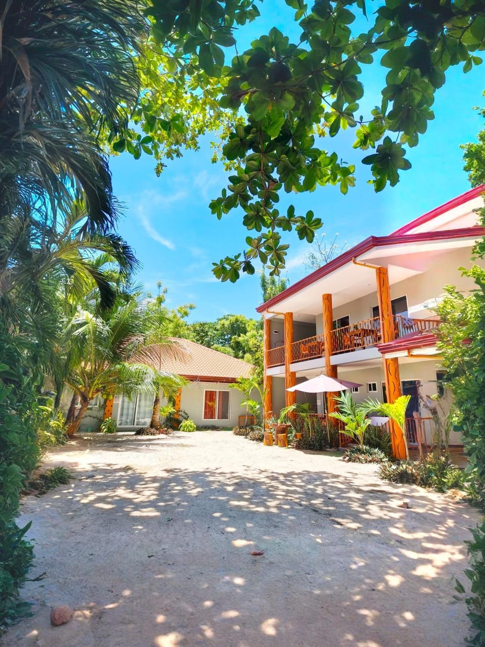 Maria's Inn Deluxe Room Inn in Central Visayas