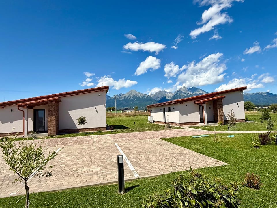 Property building, Natural landscape, Garden, Mountain view