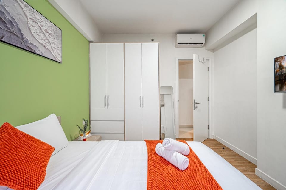 Bed, Photo of the whole room, Bedroom, towels, wardrobe, air conditioner