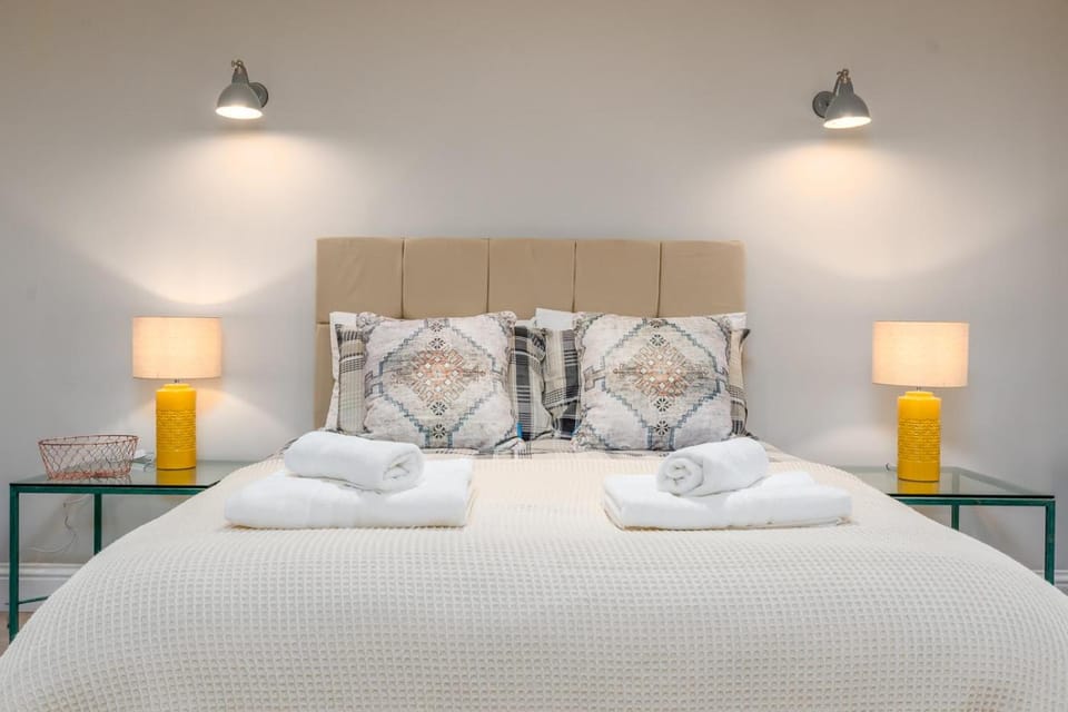 Clarendon Place - Stunning 1BD in Leamington Spa Apartment in Royal Leamington Spa