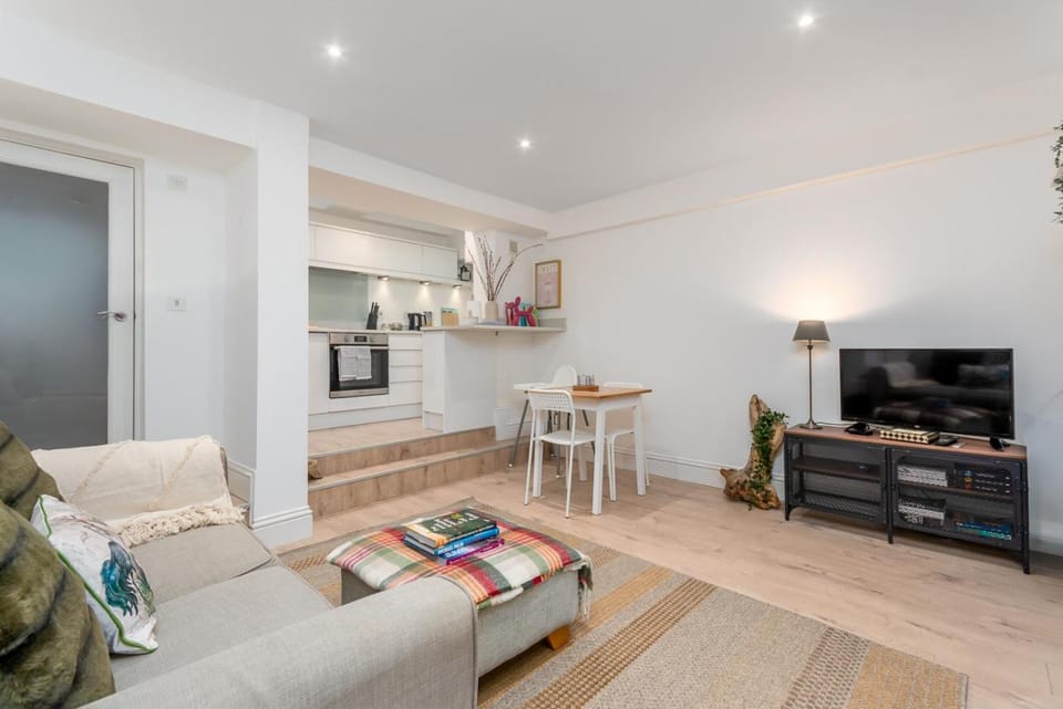 Clarendon Place - Stunning 1BD in Leamington Spa Apartment in Royal Leamington Spa