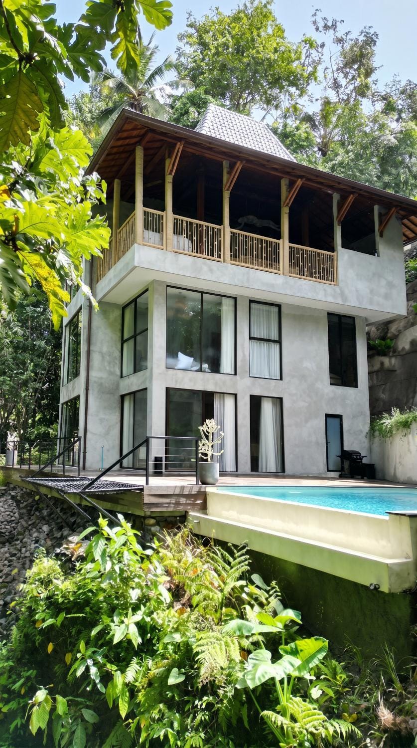 Patio, Swimming pool, Swimming pool