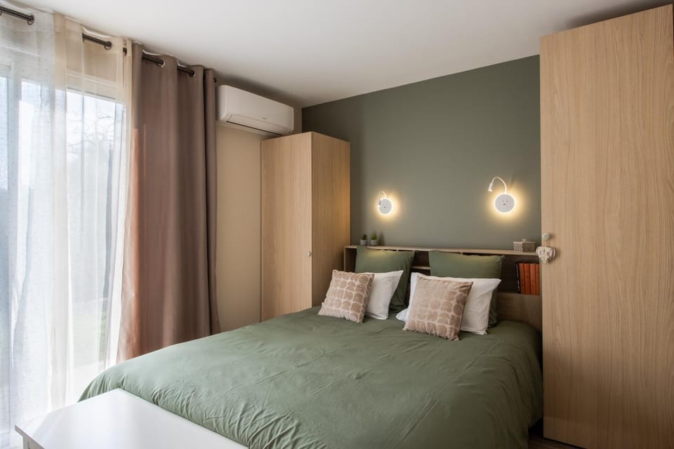 Living room, Bedroom