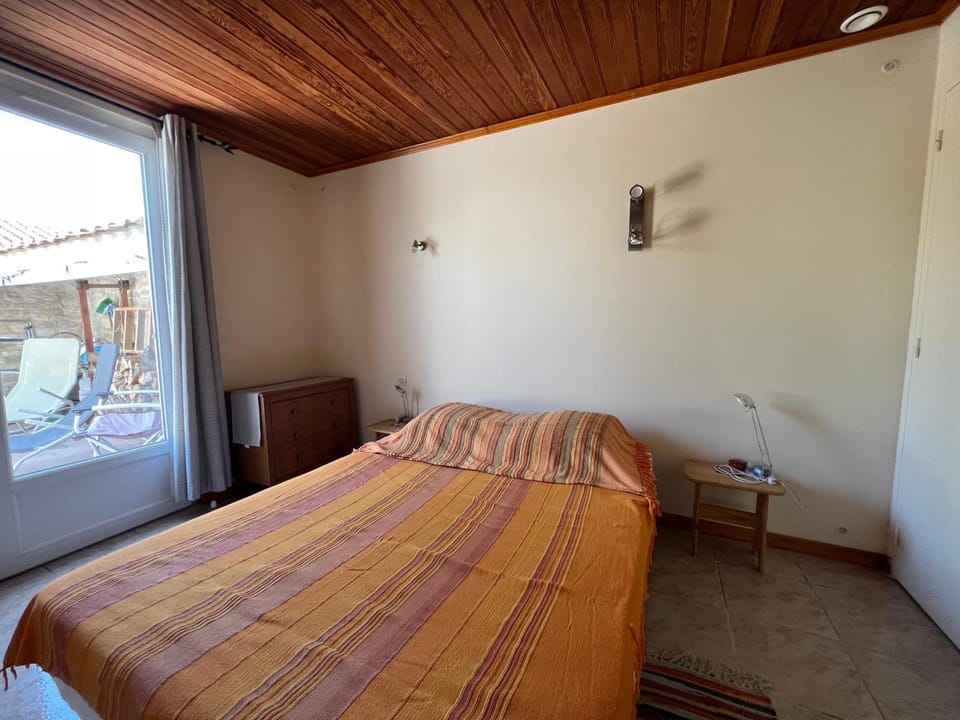 Property building, Living room, Bedroom
