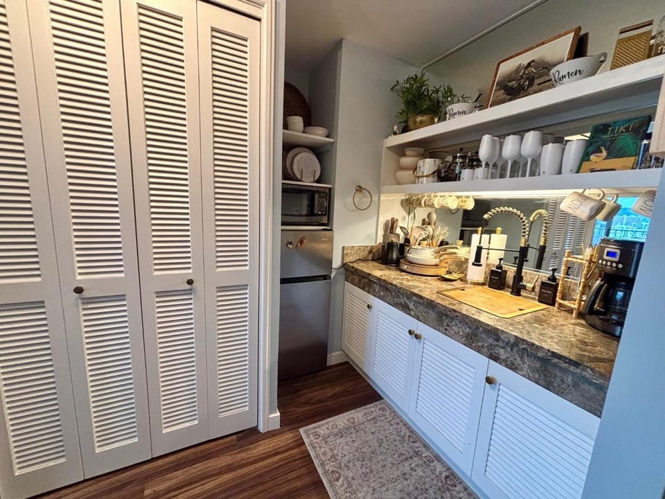 Honu Hideaway Studio at Royal Garden Apartment in McCully-Moiliili