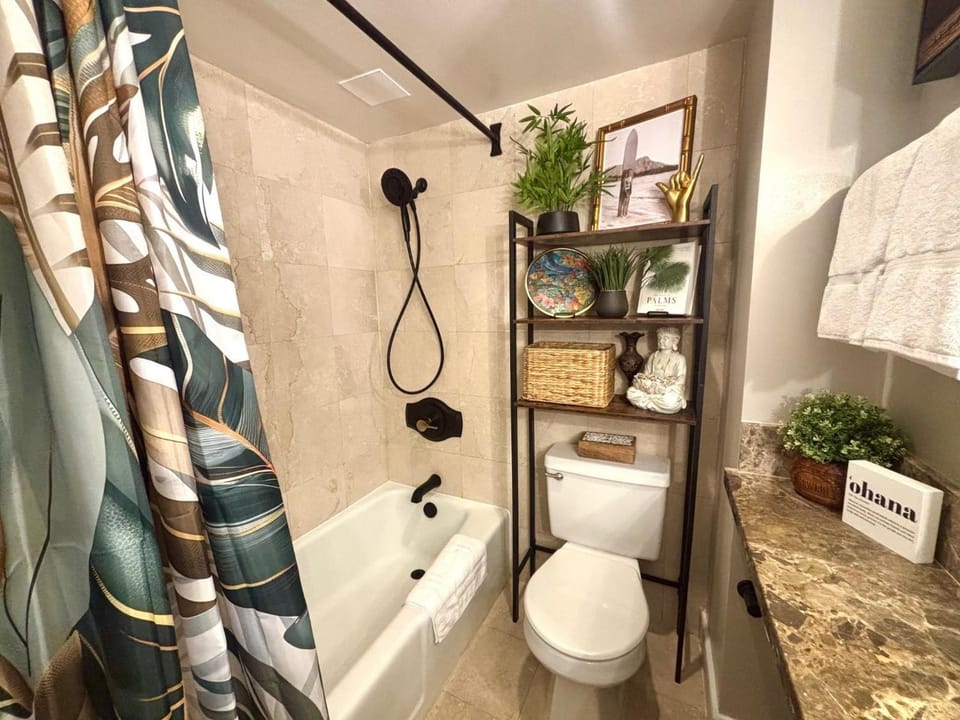 Honu Hideaway Studio at Royal Garden Apartment in McCully-Moiliili
