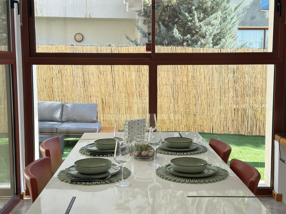 Dining area, Garden view, Garden view