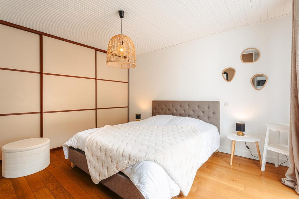 Living room, Bedroom