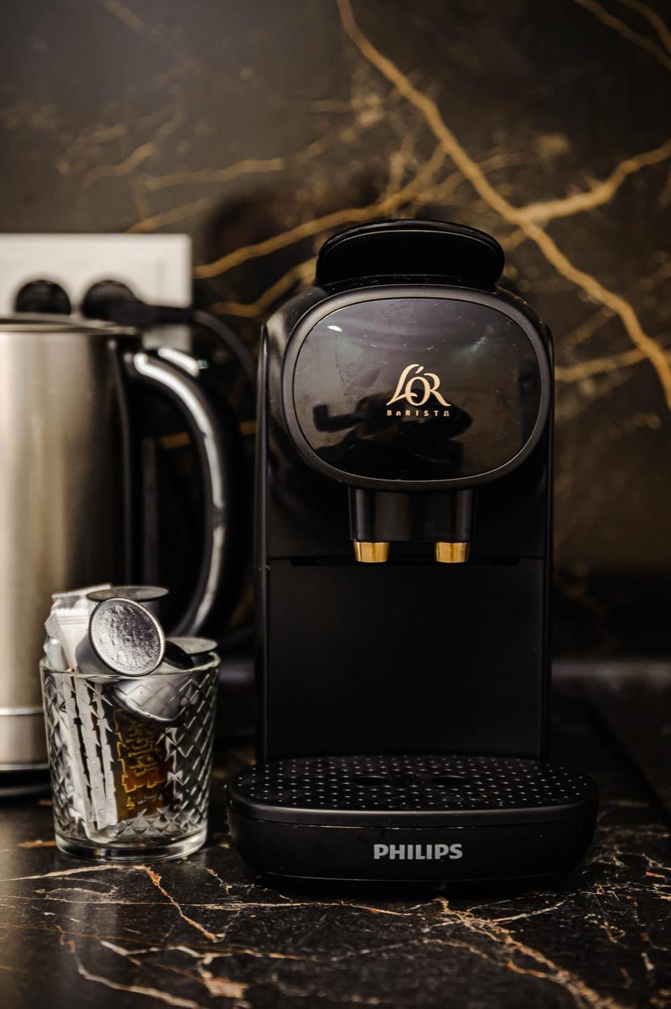 Coffee/tea facilities, Kitchen or kitchenette