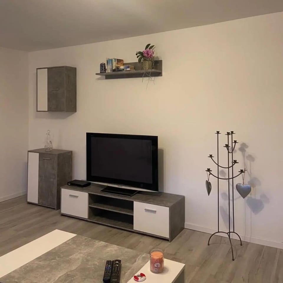 Communal lounge/ TV room, TV and multimedia, Evening entertainment