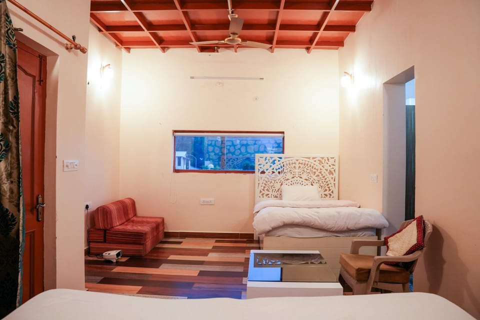 Monal Meadows Bed and Breakfast in Uttarakhand