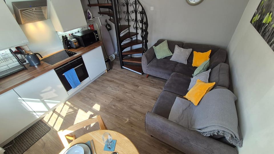 Cosy Mews House, Heart of Mumbles gateway to Gower Apartment in Underhill Park