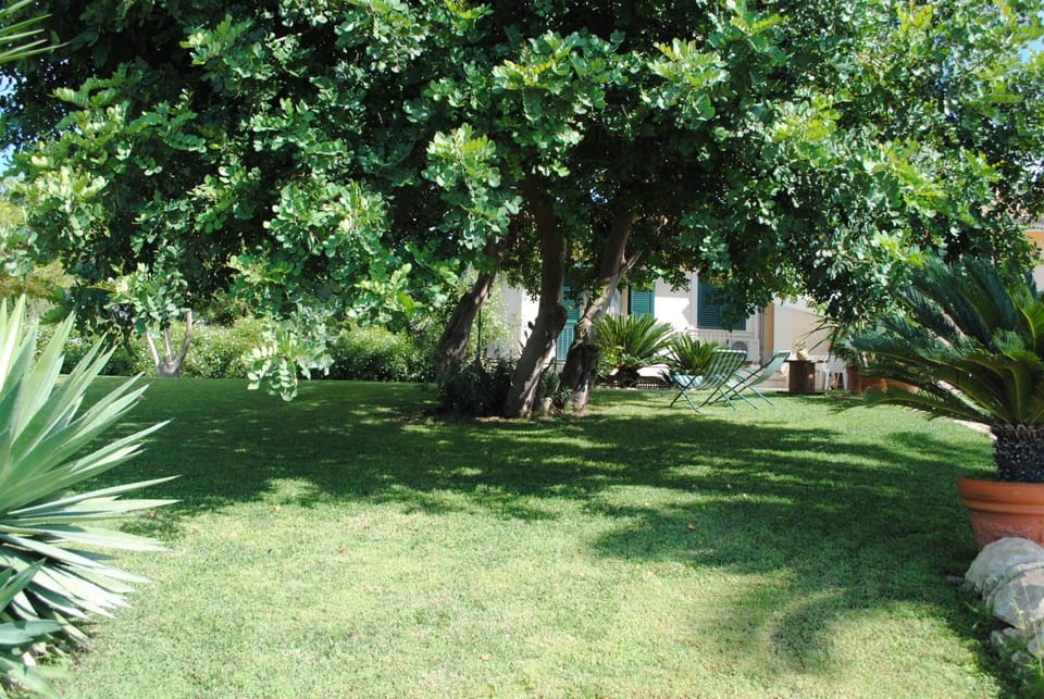 Facade/entrance, Garden, Garden view, Pool view, Sea view