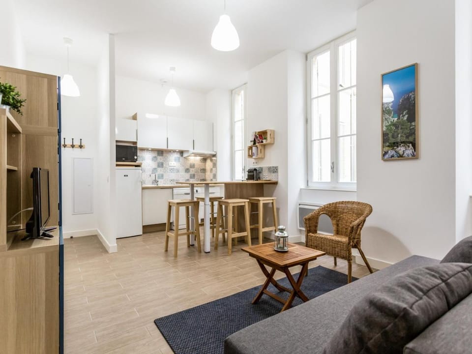 TV and multimedia, Kitchen or kitchenette, Living room, Dining area