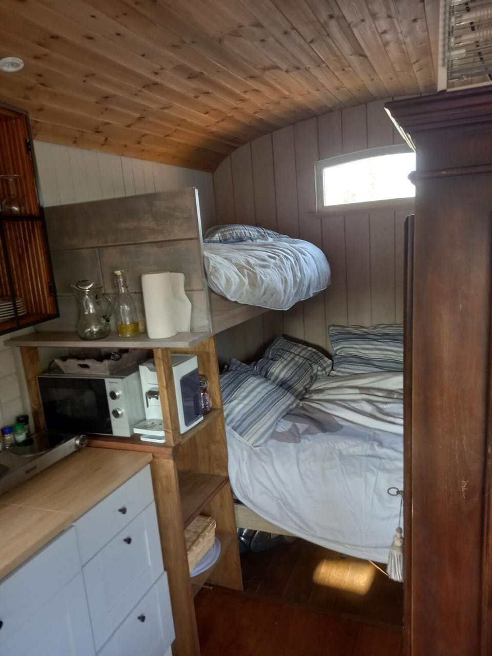 Bed, Bedroom, bunk bed