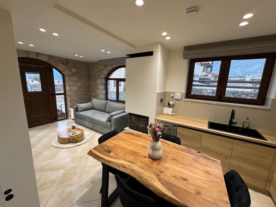 Living room, Seating area, Dining area