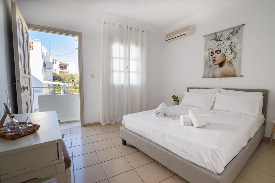 Bed, View (from property/room), Photo of the whole room, Bedroom, towels, air conditioner