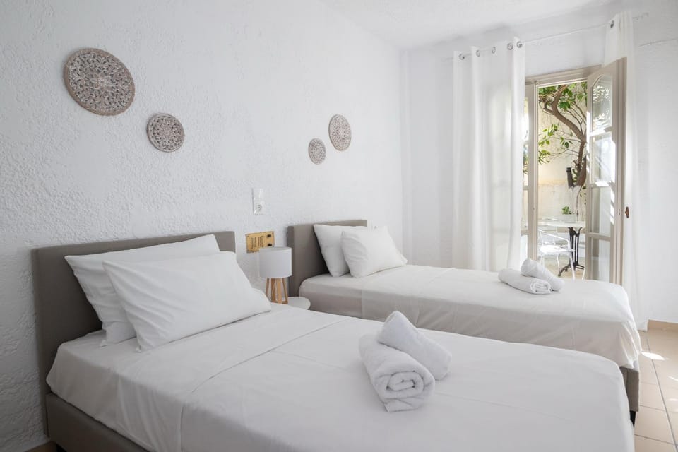 Bed, View (from property/room), Balcony/Terrace, Photo of the whole room, Bedroom, towels