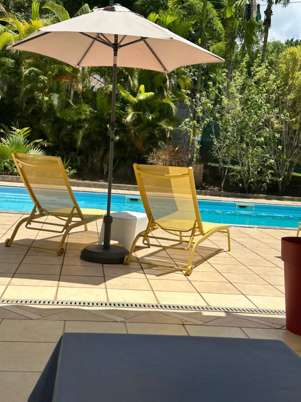 Swimming pool
