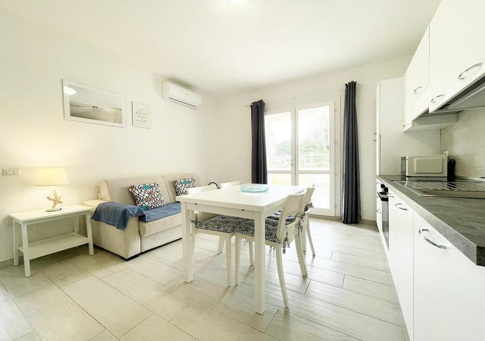 Kitchen or kitchenette, Living room, Dining area, air conditioner