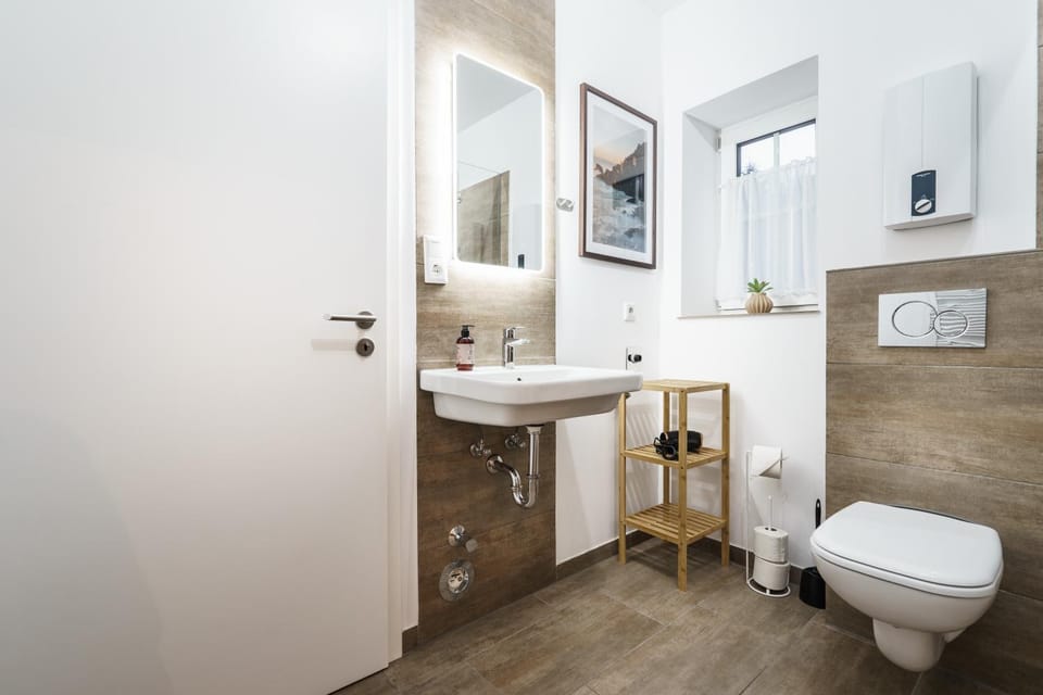 Toilet, Bathroom