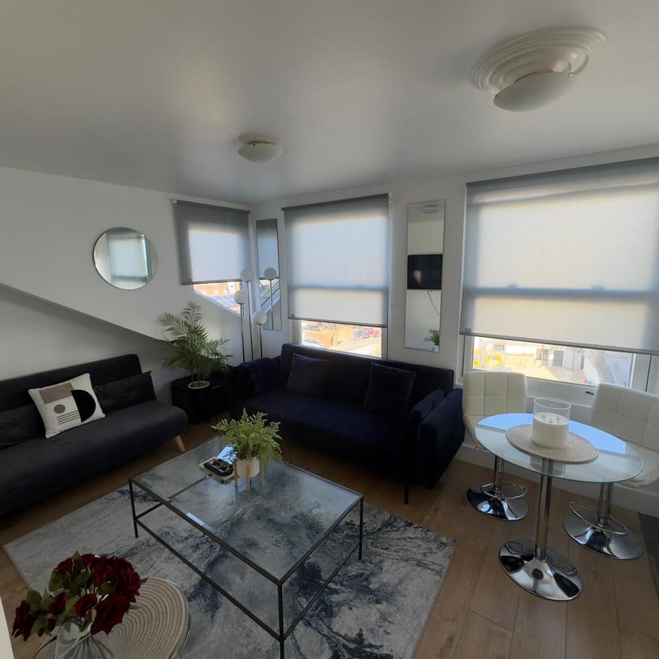 Seafront Top Floor Apartment Apartment in Portsmouth