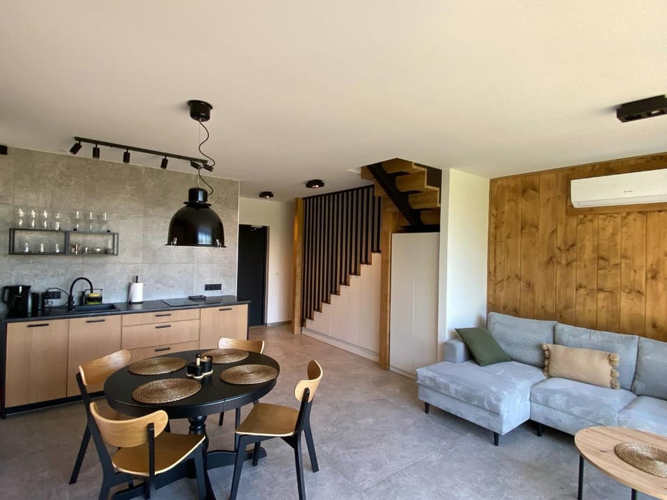 Living room, Dining area, kitchen